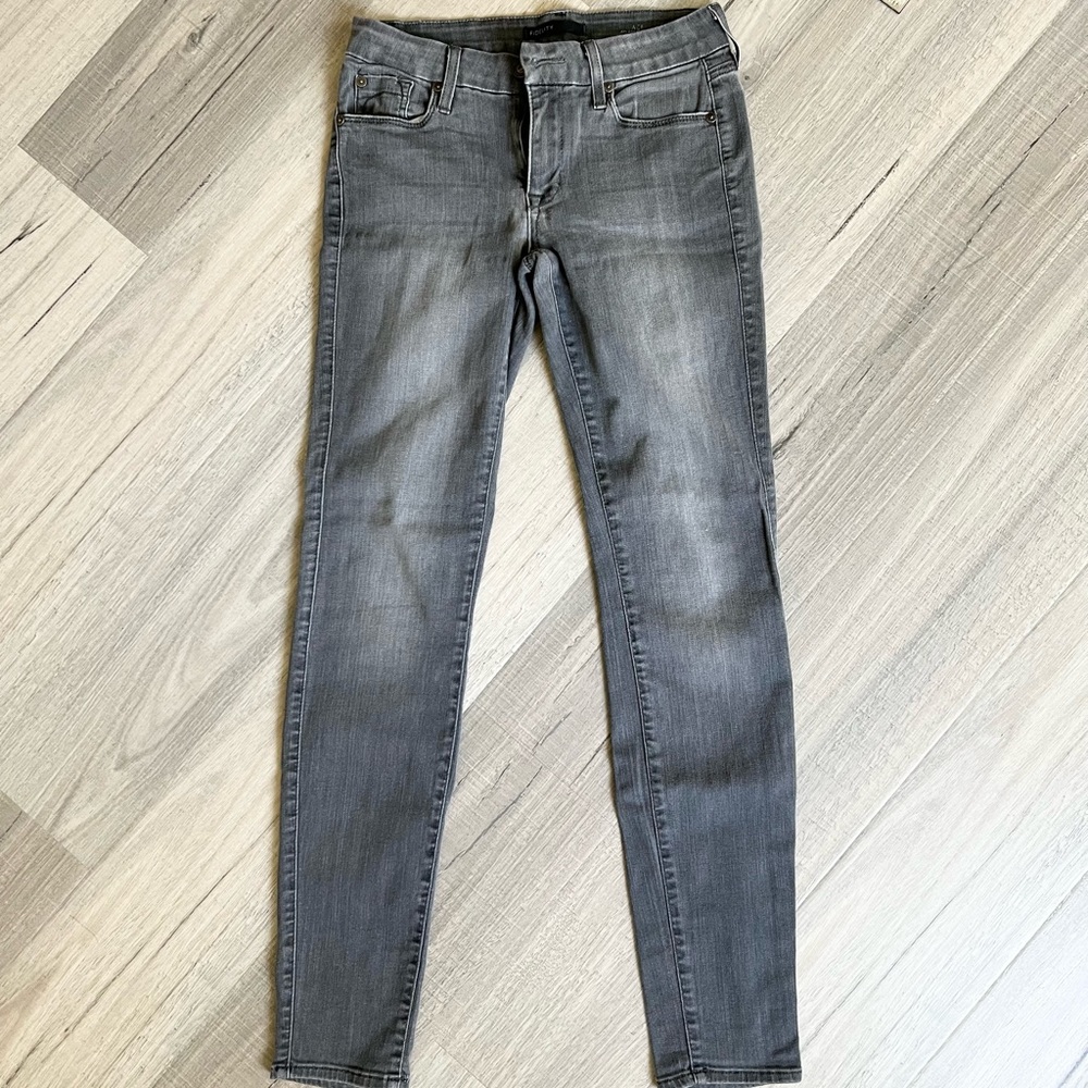 Fidelity ACE collection womens mid rise ultra slim gray jeans